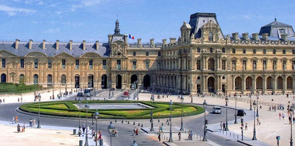 Лувр – дворец-музей с мировым именем